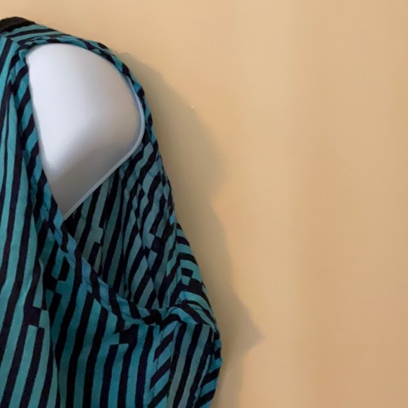 New Tower Size M Striped Short Sleeve Top - Picture 4 of 8
